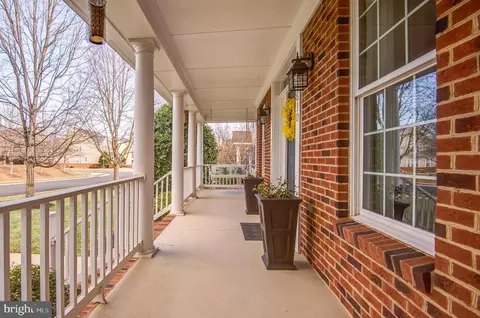Exterior - 42610 Good Hope Ln, Brambleton, VA 20148 photo 4 of 9