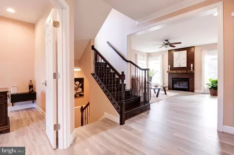 Entry Way - 42610 Good Hope Ln, Brambleton, VA 20148 photo 8 of 15