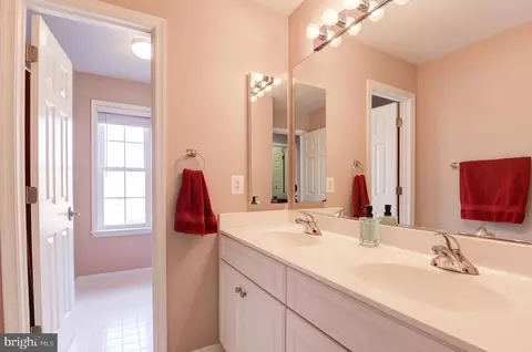 Bath - 42610 Good Hope Ln, Brambleton, VA 20148 photo 5 of 6