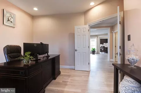 Entry Way - 42610 Good Hope Ln, Brambleton, VA 20148 photo 7 of 15