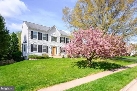 Exterior - 43356 Wayside Cir, Ashburn, VA 20147 photo 4 of 8