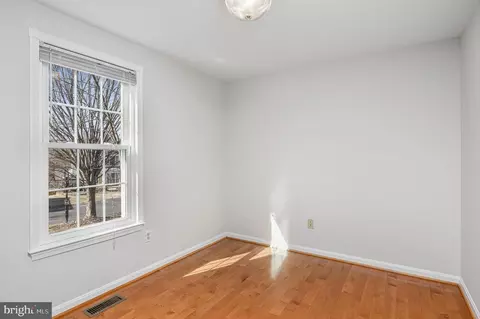 Bedroom - 43356 Wayside Cir, Ashburn, VA 20147 photo 1 of 6