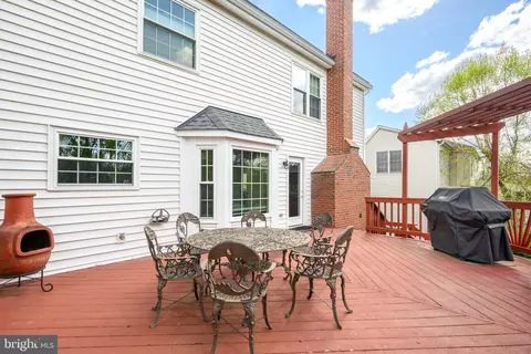 Exterior - 43356 Wayside Cir, Ashburn, VA 20147 photo 7 of 8