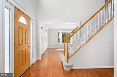 Entry Way - 43356 Wayside Cir, Ashburn, VA 20147 photo 2 of 5
