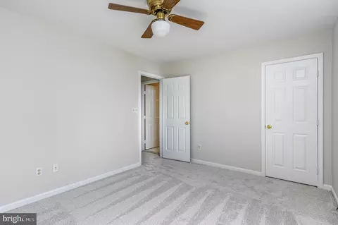 Bedroom - 43356 Wayside Cir, Ashburn, VA 20147 photo 3 of 6