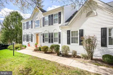 Exterior - 43356 Wayside Cir, Ashburn, VA 20147 photo 3 of 8