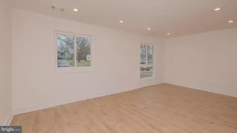 183 N Cottage Rd, Sterling, VA 20164 photo 10