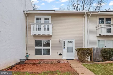 127 N Cottage Rd, Sterling, VA 20164