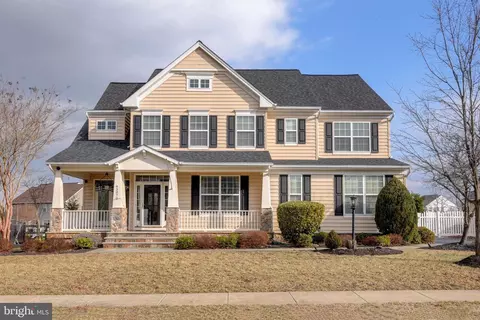 43070 Peters Ct, Leesburg, VA 20176