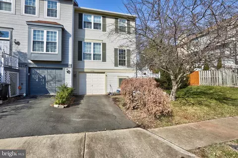 21860 Goldstone Ter, Sterling, VA 20164
