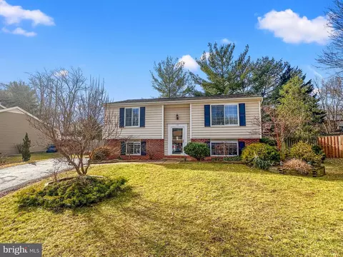 113 Seneca Chase Ct, Sterling, VA 20164