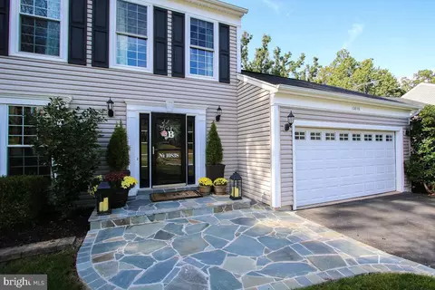 10838 Monticello Dr, Great Falls, VA 22066