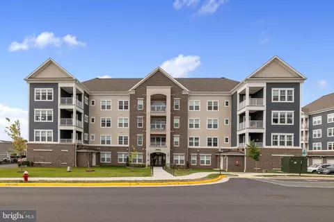 21894 Hawksbill High Cir #403, Sterling, VA 20164