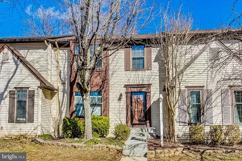 43 Berkeley Ct, Sterling, VA 20165