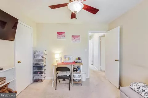 Bedroom - 43 Berkeley Ct, Sterling, VA 20165 photo 3 of 5