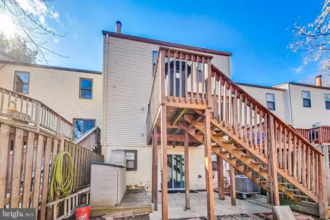 Exterior - 43 Berkeley Ct, Sterling, VA 20165 photo 3 of 7