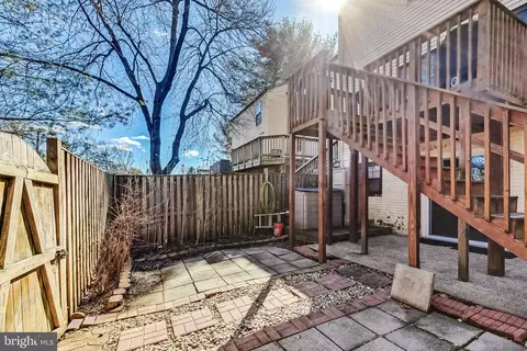 Exterior - 43 Berkeley Ct, Sterling, VA 20165 photo 5 of 7