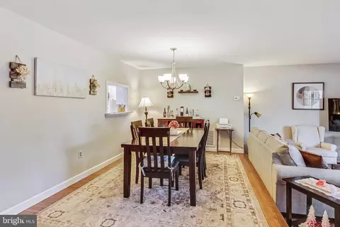 Dining - 43 Berkeley Ct, Sterling, VA 20165 photo 3 of 3