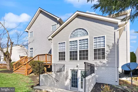 Exterior - 26190 Ocala Cir, Chantilly, VA 20152 photo 9 of 12