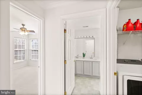 Entry Way - 26190 Ocala Cir, Chantilly, VA 20152 photo 16 of 19