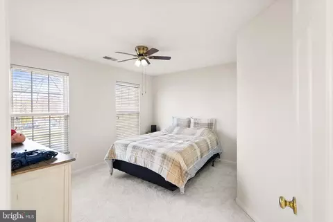 Bedroom - 26190 Ocala Cir, Chantilly, VA 20152 photo 2 of 8