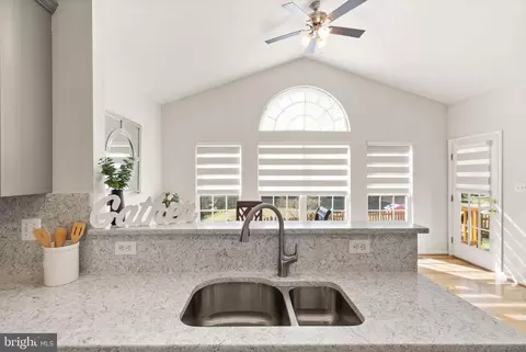 Kitchen - 26190 Ocala Cir, Chantilly, VA 20152 photo 3 of 4