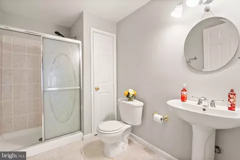 Bath - 26190 Ocala Cir, Chantilly, VA 20152 photo 6 of 6