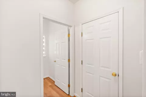 Entry Way - 26190 Ocala Cir, Chantilly, VA 20152 photo 8 of 19