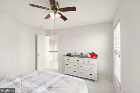 Bedroom - 26190 Ocala Cir, Chantilly, VA 20152 photo 3 of 8