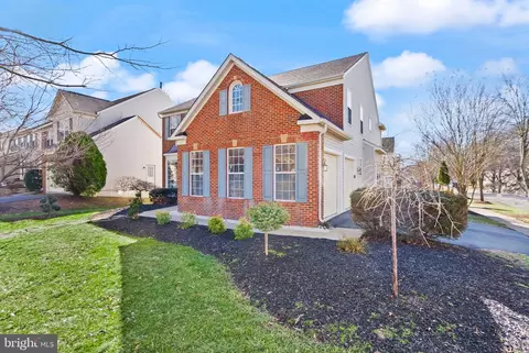 Exterior - 26190 Ocala Cir, Chantilly, VA 20152 photo 2 of 12