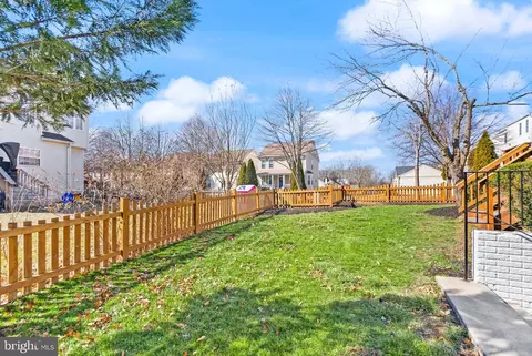 Exterior - 26190 Ocala Cir, Chantilly, VA 20152 photo 8 of 12