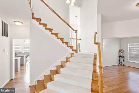 Entry Way - 26190 Ocala Cir, Chantilly, VA 20152 photo 10 of 19