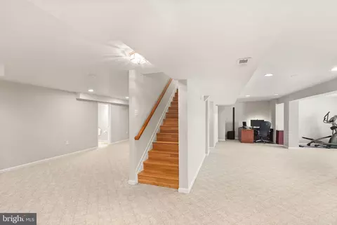 Entry Way - 26190 Ocala Cir, Chantilly, VA 20152 photo 18 of 19