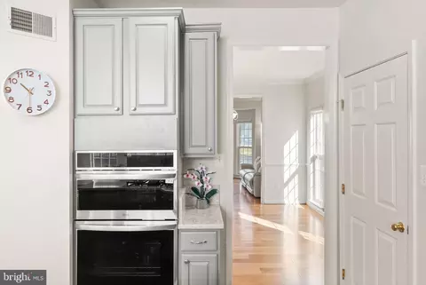 Entry Way - 26190 Ocala Cir, Chantilly, VA 20152 photo 6 of 19