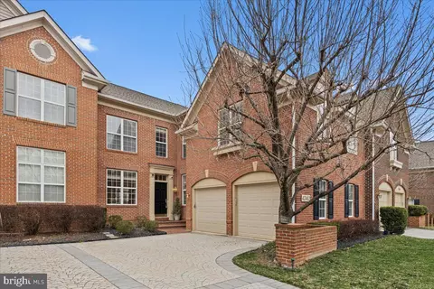 43412 Westchester Sq, Leesburg, VA 20176