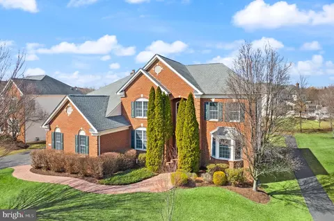 20266 Kiawah Island Dr, Ashburn, VA 20147