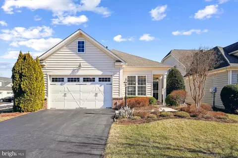 20570 Golden Ridge Dr, Ashburn, VA 20147