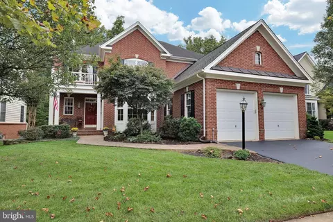 44053 Riverpoint Dr, Leesburg, VA 20176