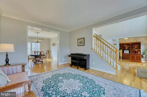 20767 Fenwick Dr, Ashburn, VA 20147 photo 4