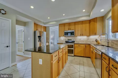 20767 Fenwick Dr, Ashburn, VA 20147 photo 9