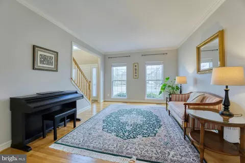 20767 Fenwick Dr, Ashburn, VA 20147 photo 3