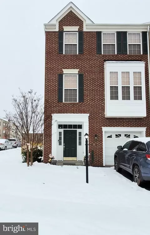 500 Twintree Ter NE, Leesburg, VA 20176