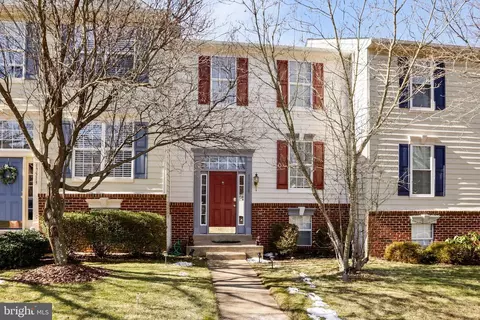 17511 Bristol Ter, Round Hill, VA 20141