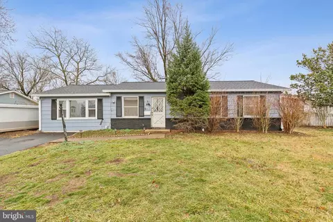 639 W Church Rd, Sterling, VA 20164