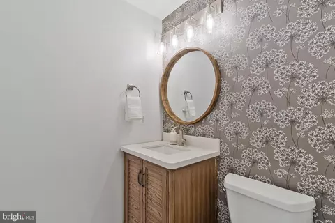 Bath - 20449 Scioto Ter, Ashburn, VA 20147 photo 1 of 3