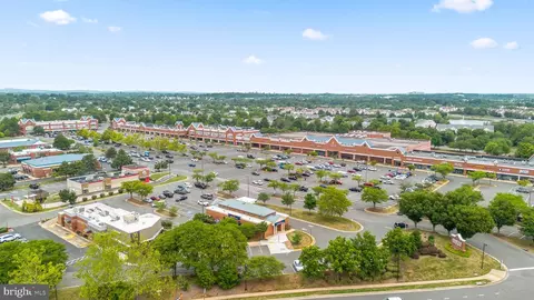 View/Area - 20829 Apollo Ter, Ashburn, VA 20147 photo 3 of 9