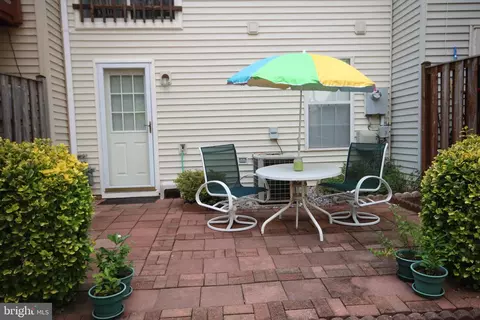 Exterior - 20829 Apollo Ter, Ashburn, VA 20147 photo 2 of 9