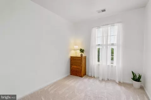 Bedroom - 20829 Apollo Ter, Ashburn, VA 20147 photo 3 of 5