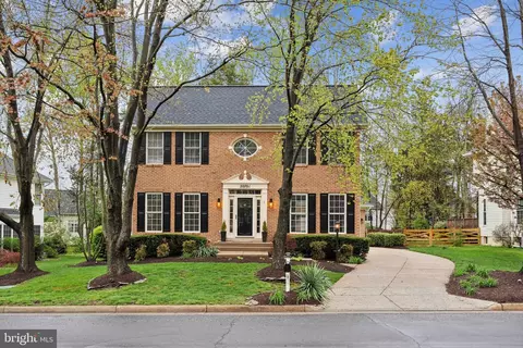 20701 Parkside Cir, Sterling, VA 20165