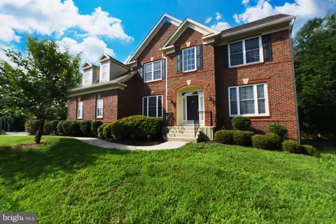 102 Hall Rd, Sterling, VA 20166 photo 1